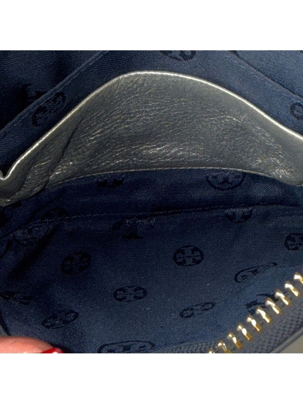 Tory Burch Blue Pebbled Leather ROBINSON LARGE WRISTLET - Picture 13 of 16